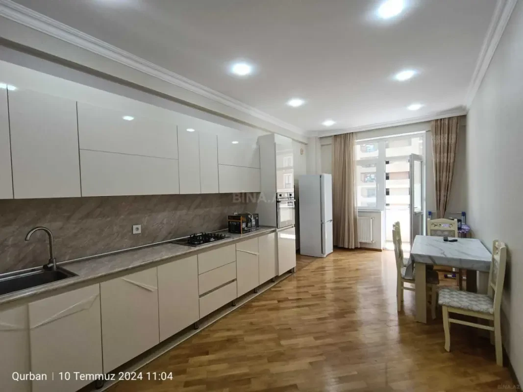 Kirayə verilir 4 otaqlı mənzil 125 m²
