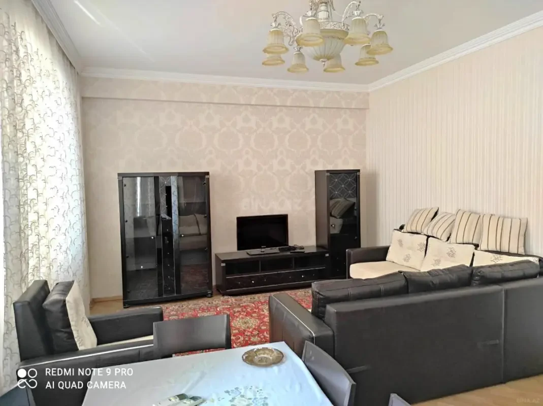 Kirayə verilir 2 otaqlı mənzil 80 m²