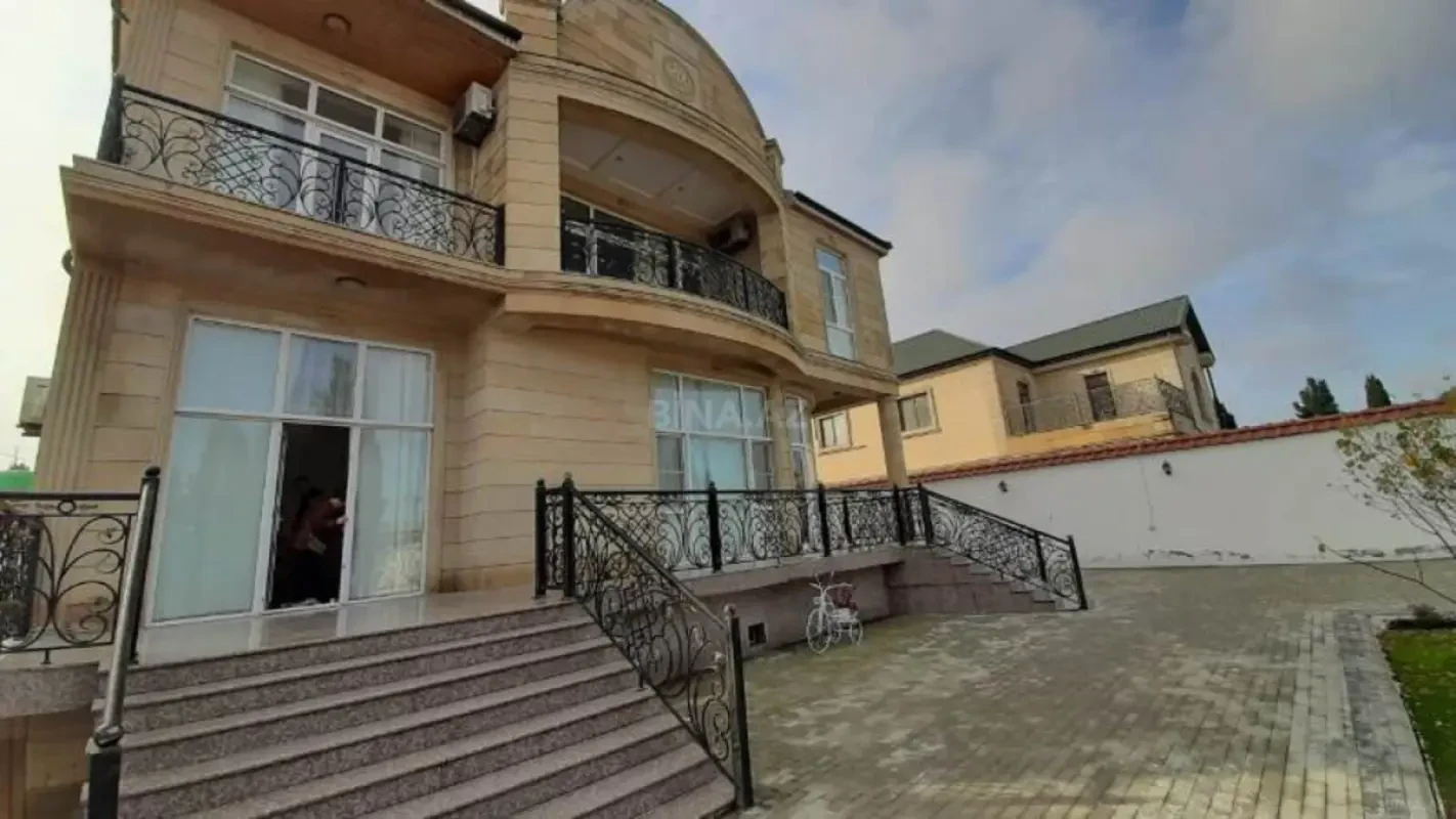 Kirayə verilir 6 otaqlı həyət evi 450 m²
