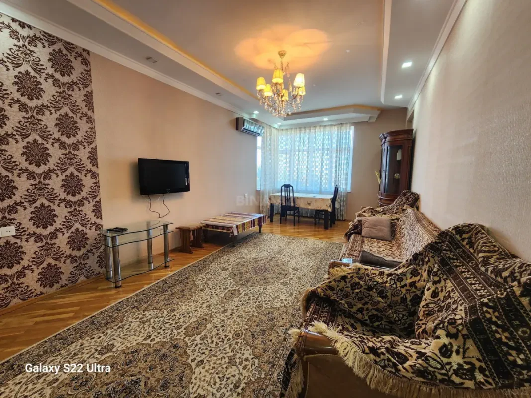 Kirayə verilir 2 otaqlı mənzil 95 m²