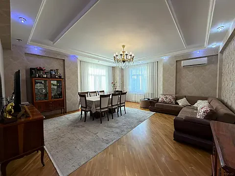 Satılır 3 otaqlı mənzil 130 m² — Bakı 3 otaq 130.00 m²
