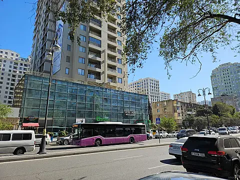 Satılır 3 otaqlı mənzil 75 m² — Bakı, İnşaatçılar 3 otaq 75.00 m²
