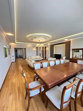 Satılır 4 otaqlı mənzil 180 m² — Bakı 4 otaq 180.00 m²