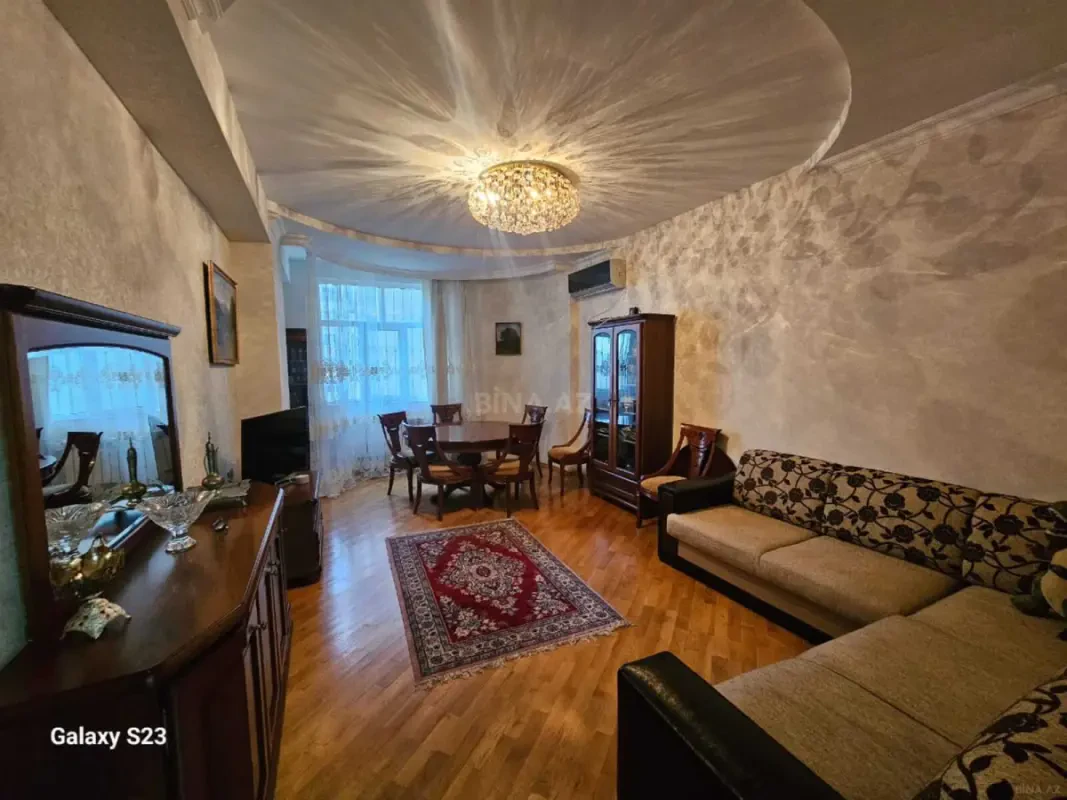 Satılır 3 otaqlı mənzil 127 m²