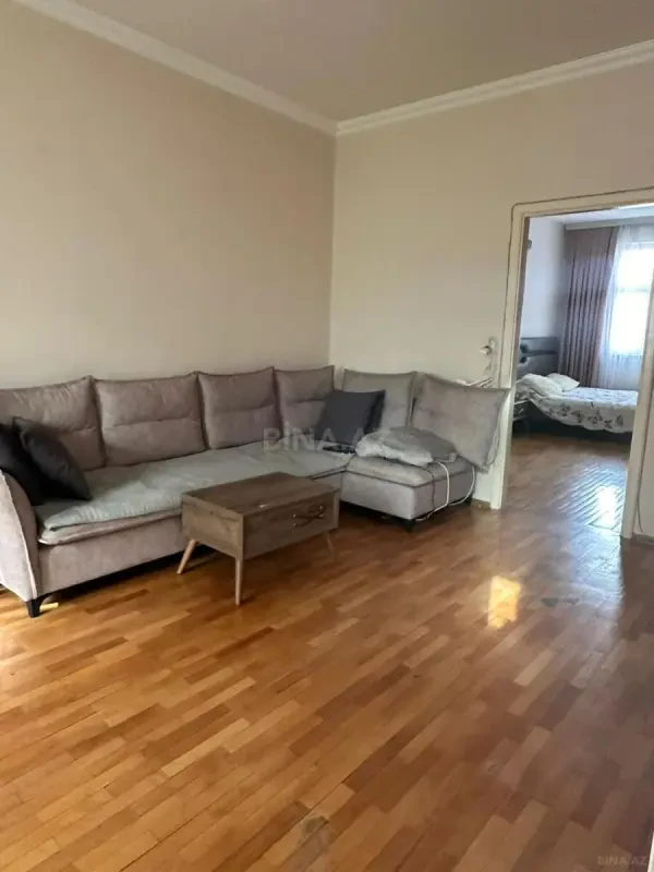 Kirayə verilir 2 otaqlı mənzil 70 m²