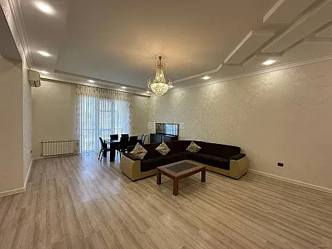 Kirayə verilir 3 otaqlı mənzil 130 m² — Bakı, Nəsimi 3 otaq 130.00 m²