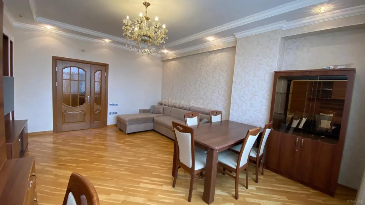 Kirayə verilir 2 otaqlı mənzil 90 m²