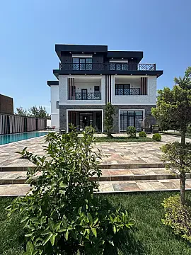 Kirayə verilir 11 otaqlı həyət evi 1250 m² — Bakı 11 otaq 1250.00 m²