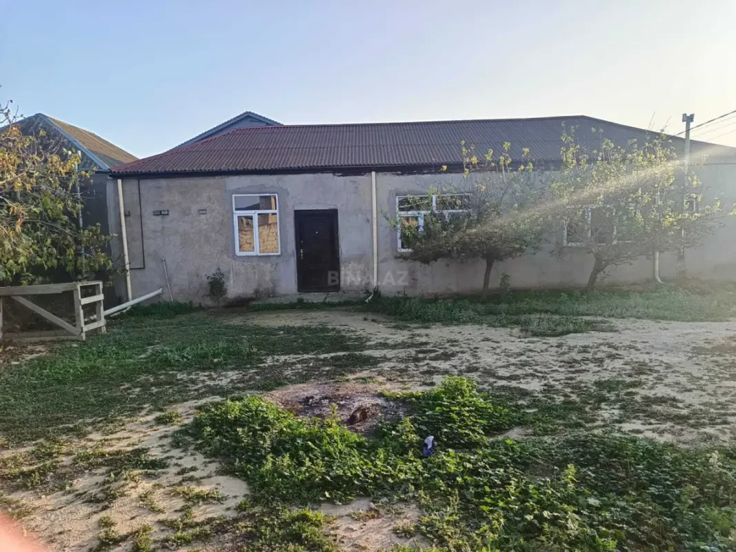 Satılır 9 otaqlı həyət evi 345 m²