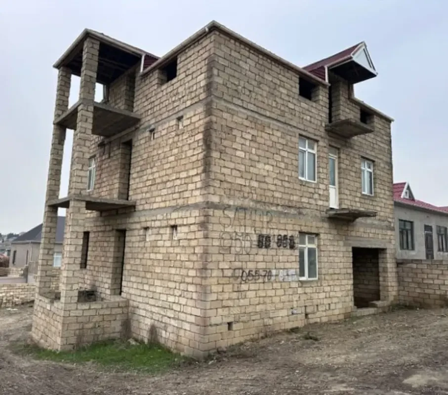 Satılır 6 otaqlı həyət evi 260 m²