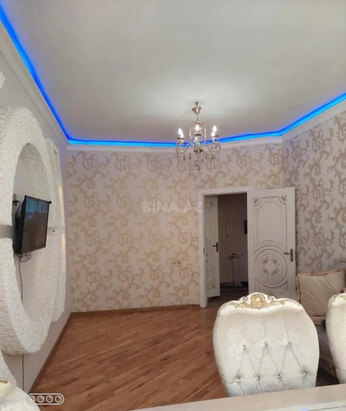Kirayə verilir 3 otaqlı mənzil 130 m²