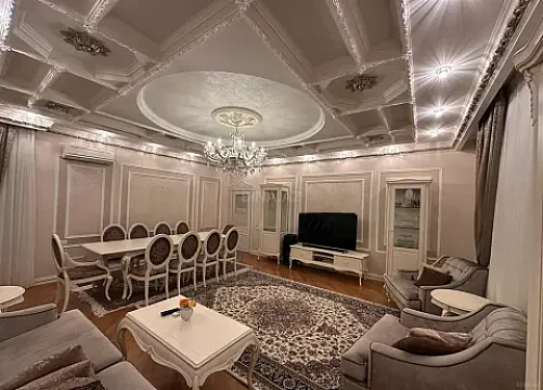 Satılır 3 otaqlı mənzil 130 m² — Bakı 3 otaq 130.00 m²