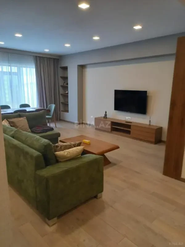 Satılır 3 otaqlı mənzil 125 m²
