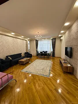 Kirayə verilir 4 otaqlı mənzil 160 m² — Bakı 4 otaq 160.00 m²