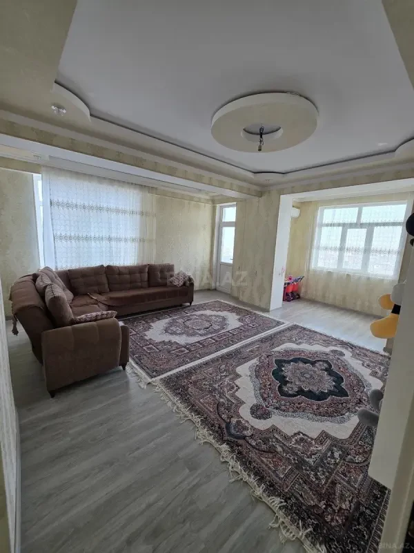 Satılır 3 otaqlı mənzil 111 m²