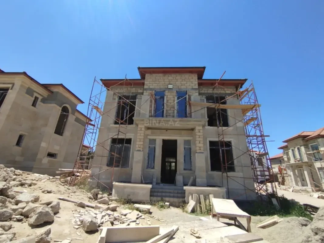 Satılır 5 otaqlı həyət evi 230 m²