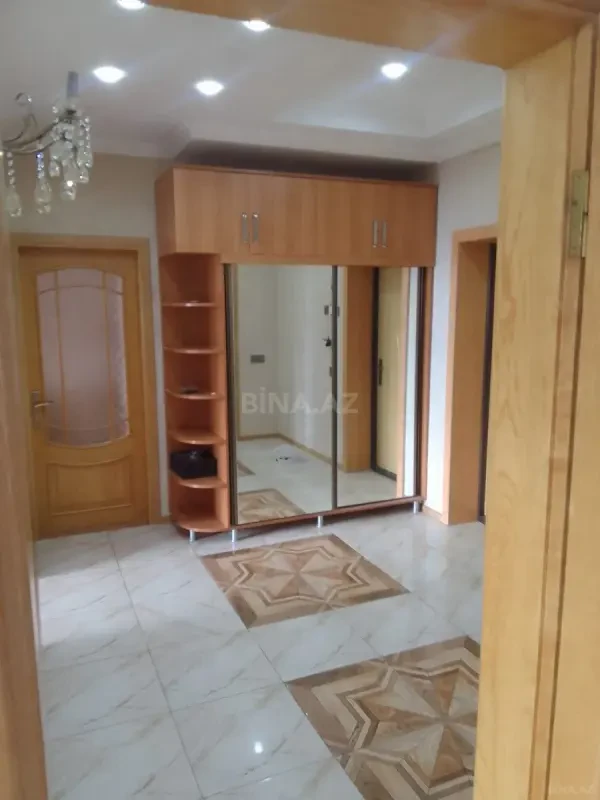 Satılır 3 otaqlı mənzil 105 m²