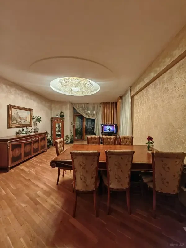 Satılır 3 otaqlı mənzil 110 m²