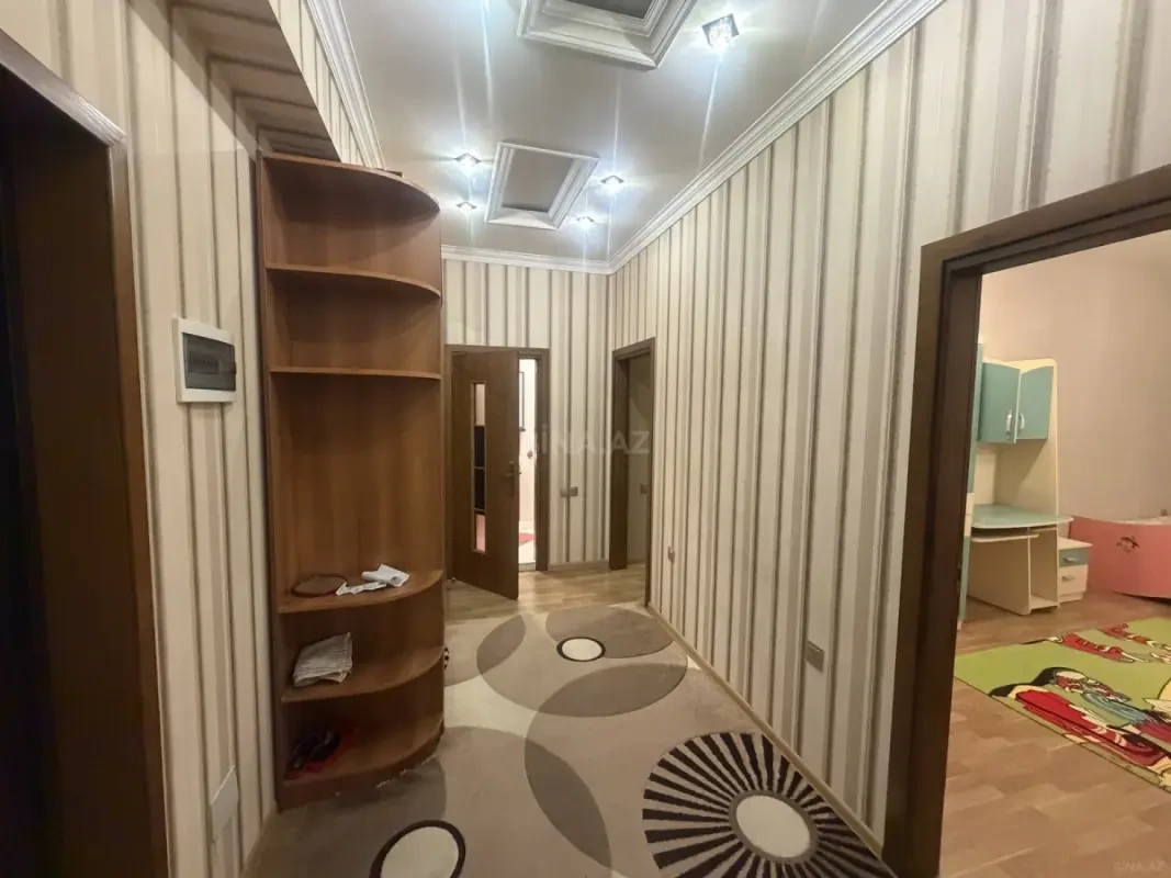 Satılır 3 otaqlı mənzil 108 m²