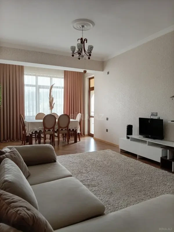 Satılır 3 otaqlı mənzil 117 m²