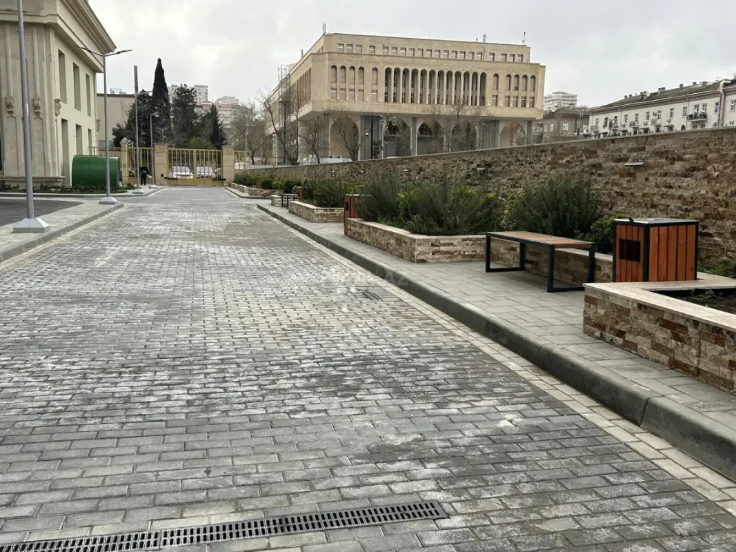Satılır 3 otaqlı mənzil 106 m²