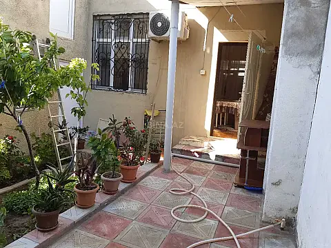 Satılır 5 otaqlı həyət evi 180 m² — Bakı, Həzi Aslanov qəs. 5 otaq 180.00 m²
