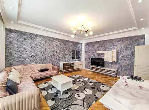 Kirayə verilir 2 otaqlı mənzil 95 m² — Bakı 2 otaq 95.00 m²