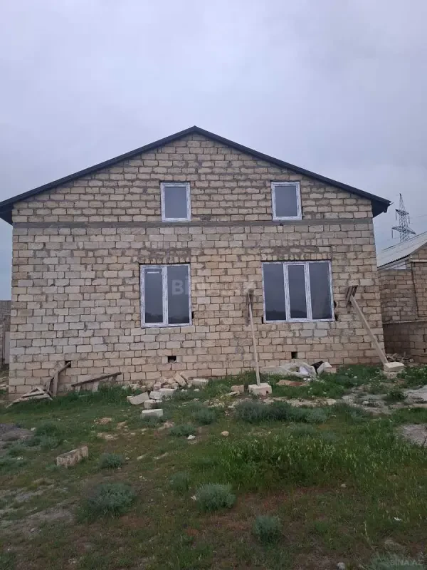 Satılır 6 otaqlı həyət evi 200 m²