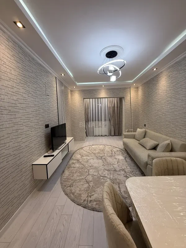Kirayə verilir 2 otaqlı mənzil 70 m²