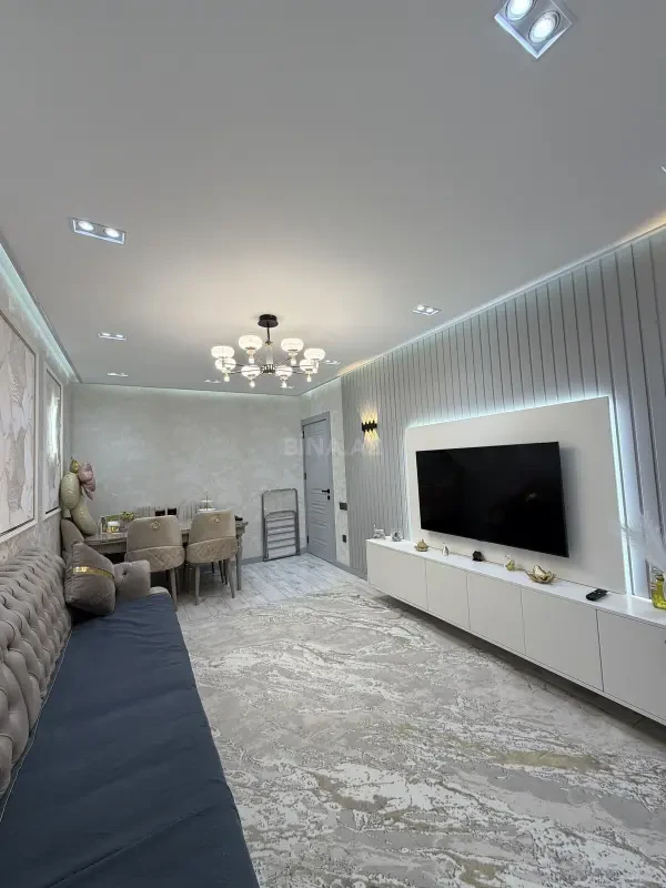Satılır 4 otaqlı mənzil 100 m²