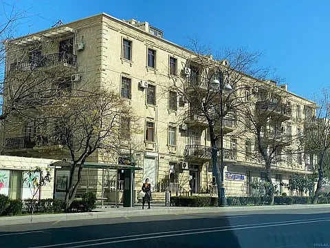 Satılır 1 otaqlı mənzil 42 m² — Bakı 1 otaq 42.00 m²
