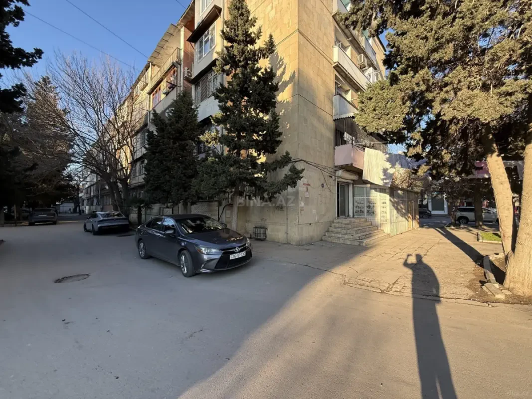 Satılır 4 otaqlı mənzil 110 m²