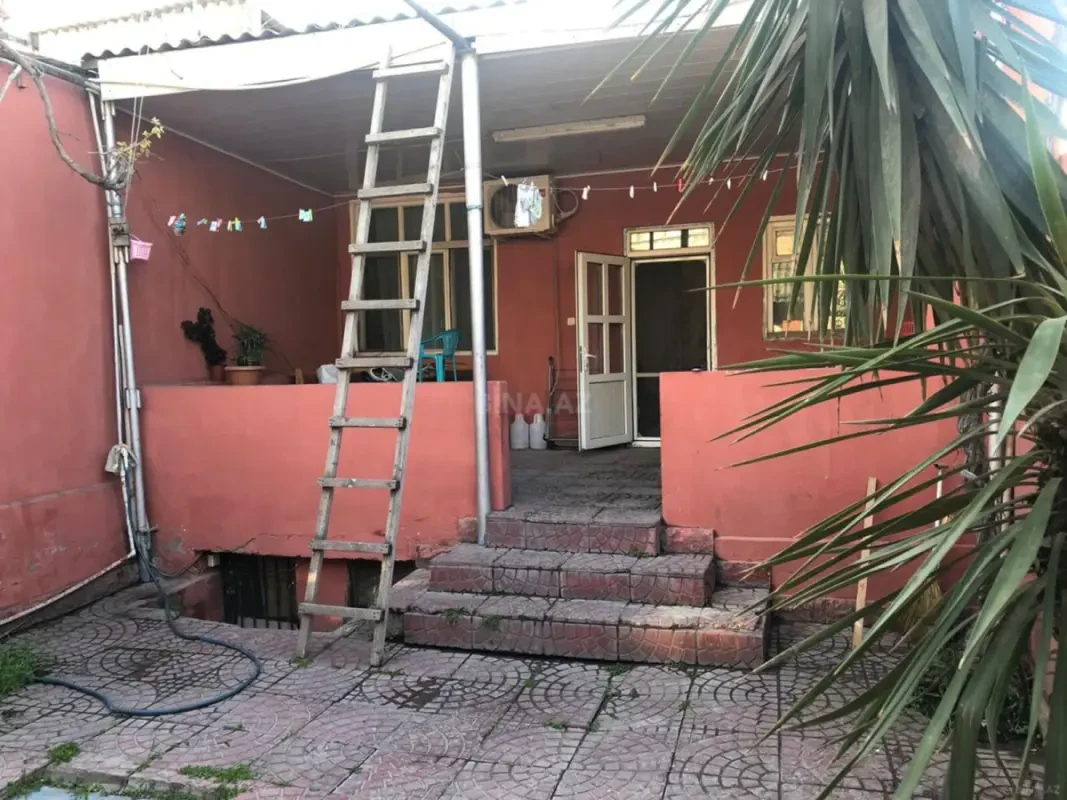Satılır 4 otaqlı həyət evi 100 m²