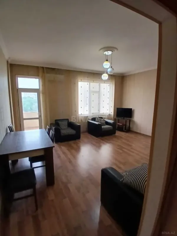 Kirayə verilir 2 otaqlı mənzil 100 m²