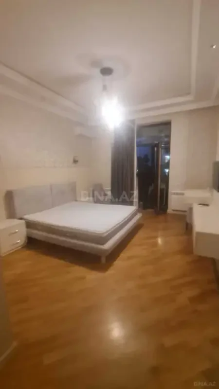 Kirayə verilir 2 otaqlı mənzil 70 m²