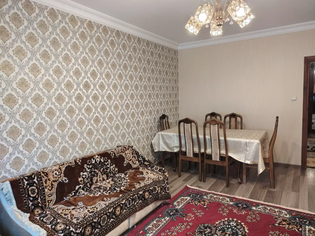 Kirayə verilir 2 otaqlı mənzil 80 m²