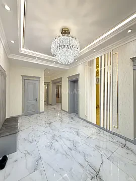 Satılır 4 otaqlı mənzil 195 m² — Bakı 4 otaq 195.00 m²