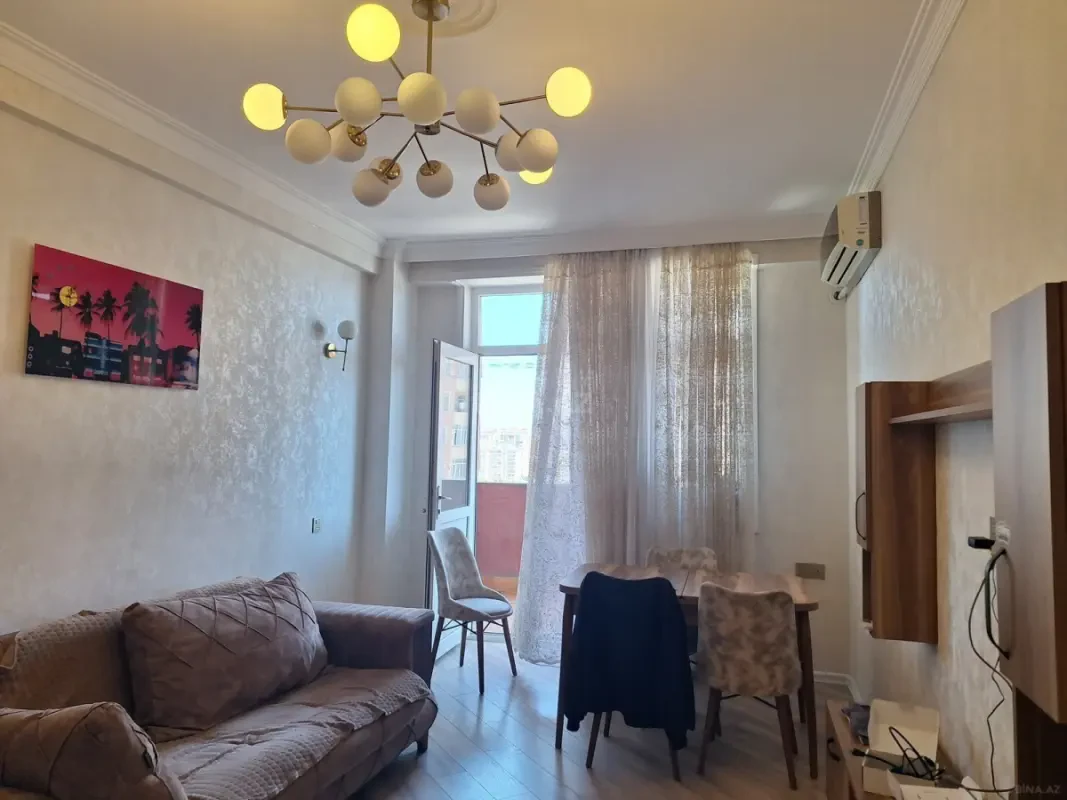 Kirayə verilir 2 otaqlı mənzil 67 m²
