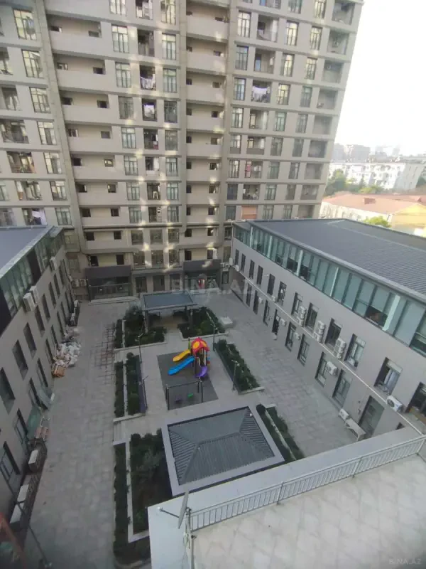 Satılır 3 otaqlı mənzil 155.5 m²