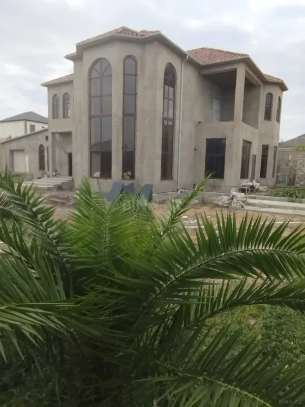 Satılır 7 otaqlı həyət evi 400 m²