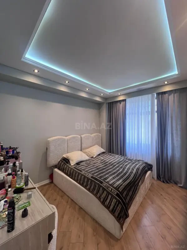 Satılır 2 otaqlı mənzil 67 m²