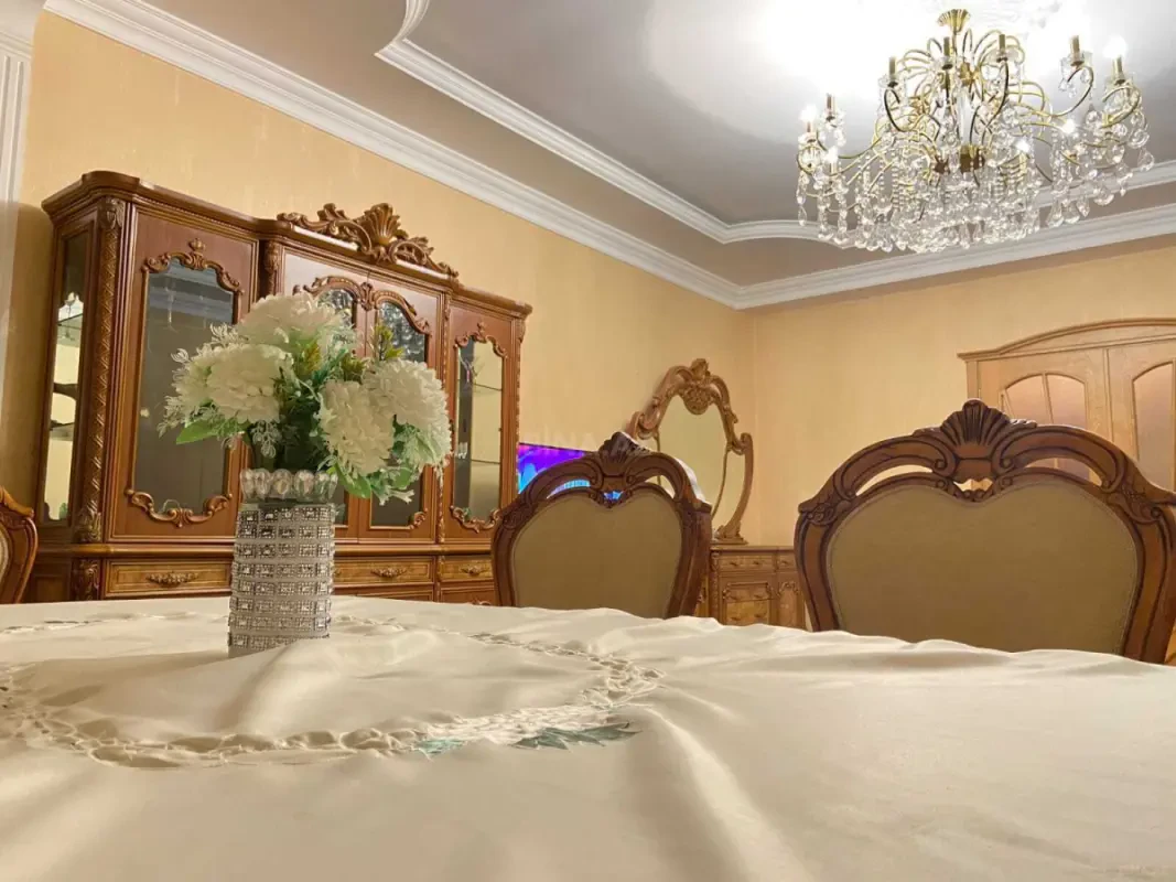 Kirayə verilir 3 otaqlı mənzil 160 m²
