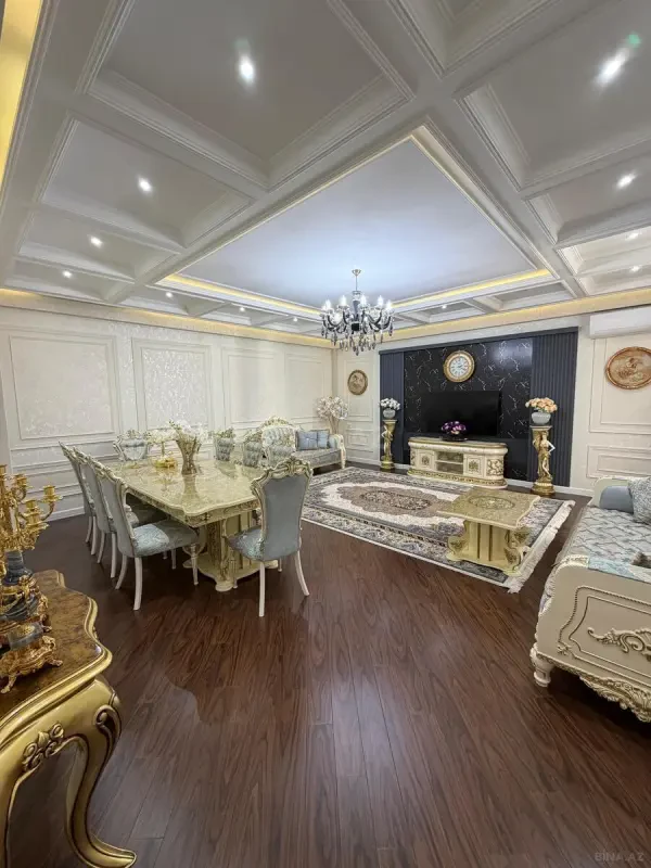 Satılır 3 otaqlı mənzil 130 m²