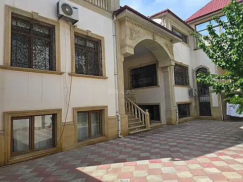 Satılır 11 otaqlı həyət evi 560 m² — Bakı, M.Ə.Rəsulzadə qəs. 11 otaq 560.00 m²