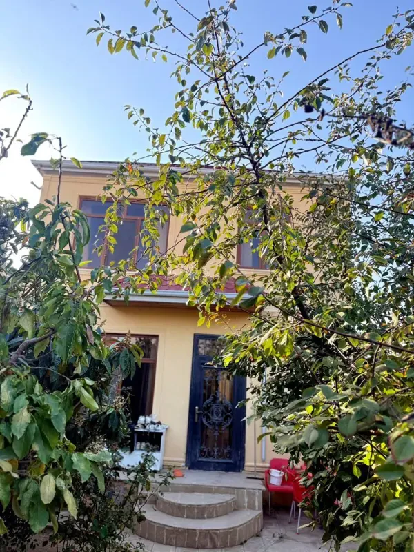 Satılır 4 otaqlı həyət evi 135 m²