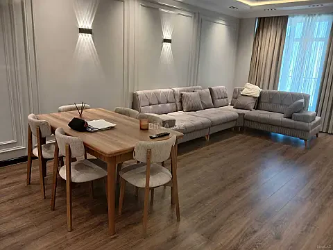 Kirayə verilir 2 otaqlı mənzil 78 m² — Bakı 2 otaq 78.00 m²