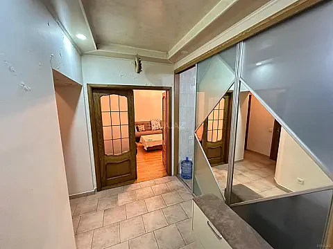 Satılır 4 otaqlı mənzil 100 m² — Bakı 4 otaq 100.00 m²