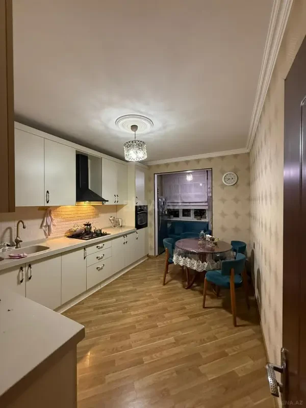 Satılır 4 otaqlı mənzil 105 m²