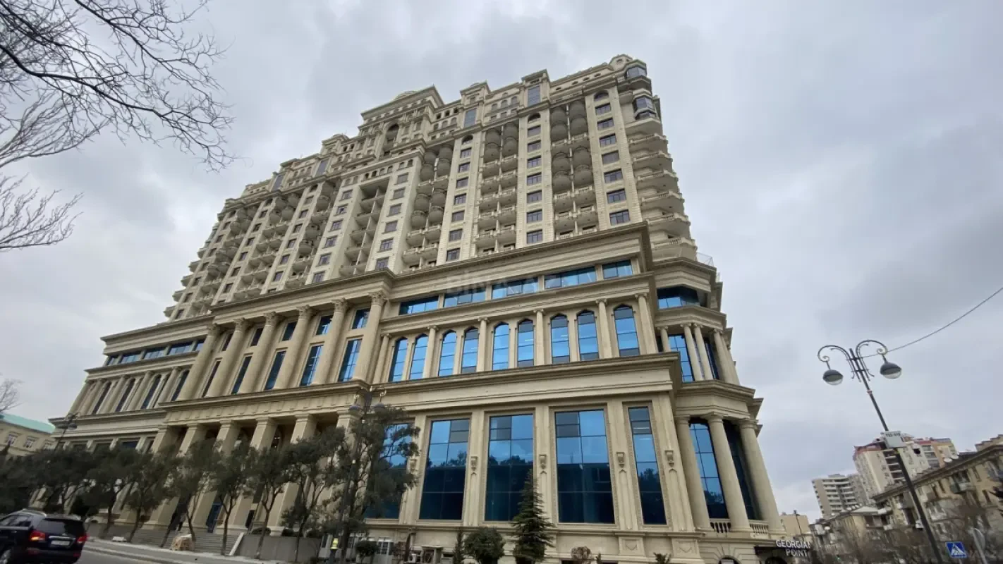 Satılır 3 otaqlı mənzil 106 m²