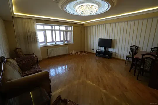 Kirayə verilir 4 otaqlı mənzil 195 m² — Bakı, Memar Əcəmi yanı 4 otaq 195.00 m²